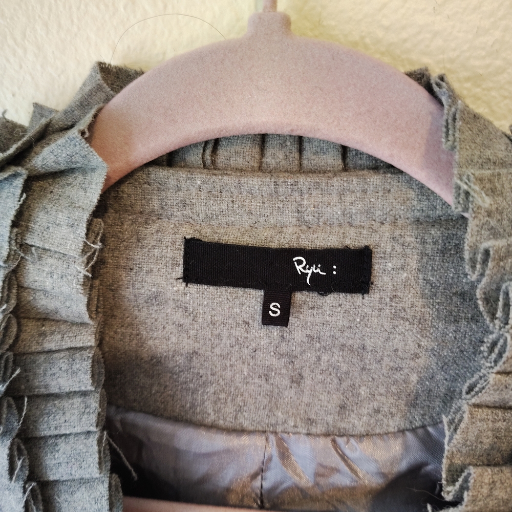 Ryu Gray Wool Ruffled Jacket - Picture 3 of 7